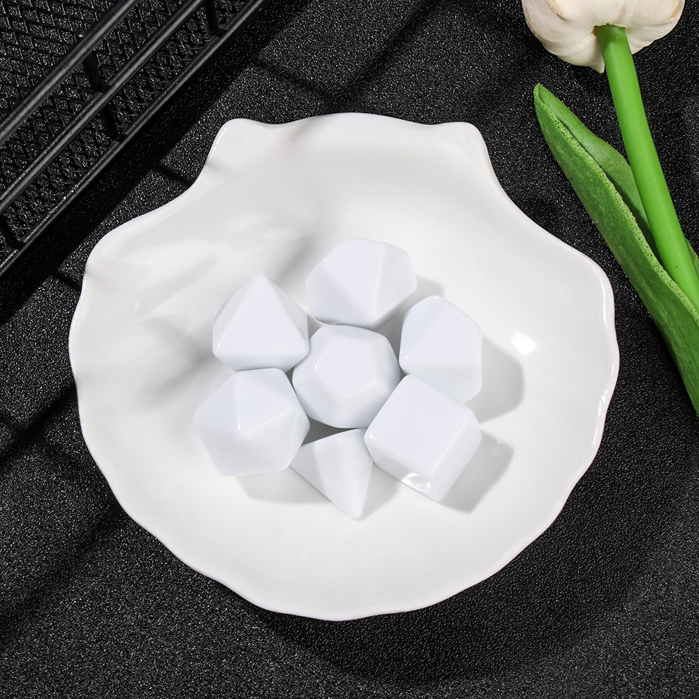 7 Pcs Set of Black White Blank - مراجعة Desk Setup Black وسعره